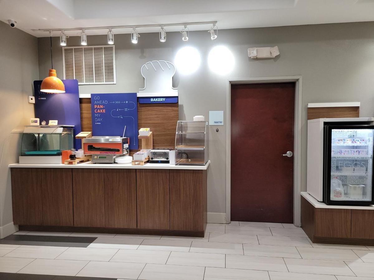 Holiday Inn Express Hotel & Suites Vidor South, An Ihg Hotel Buitenkant foto