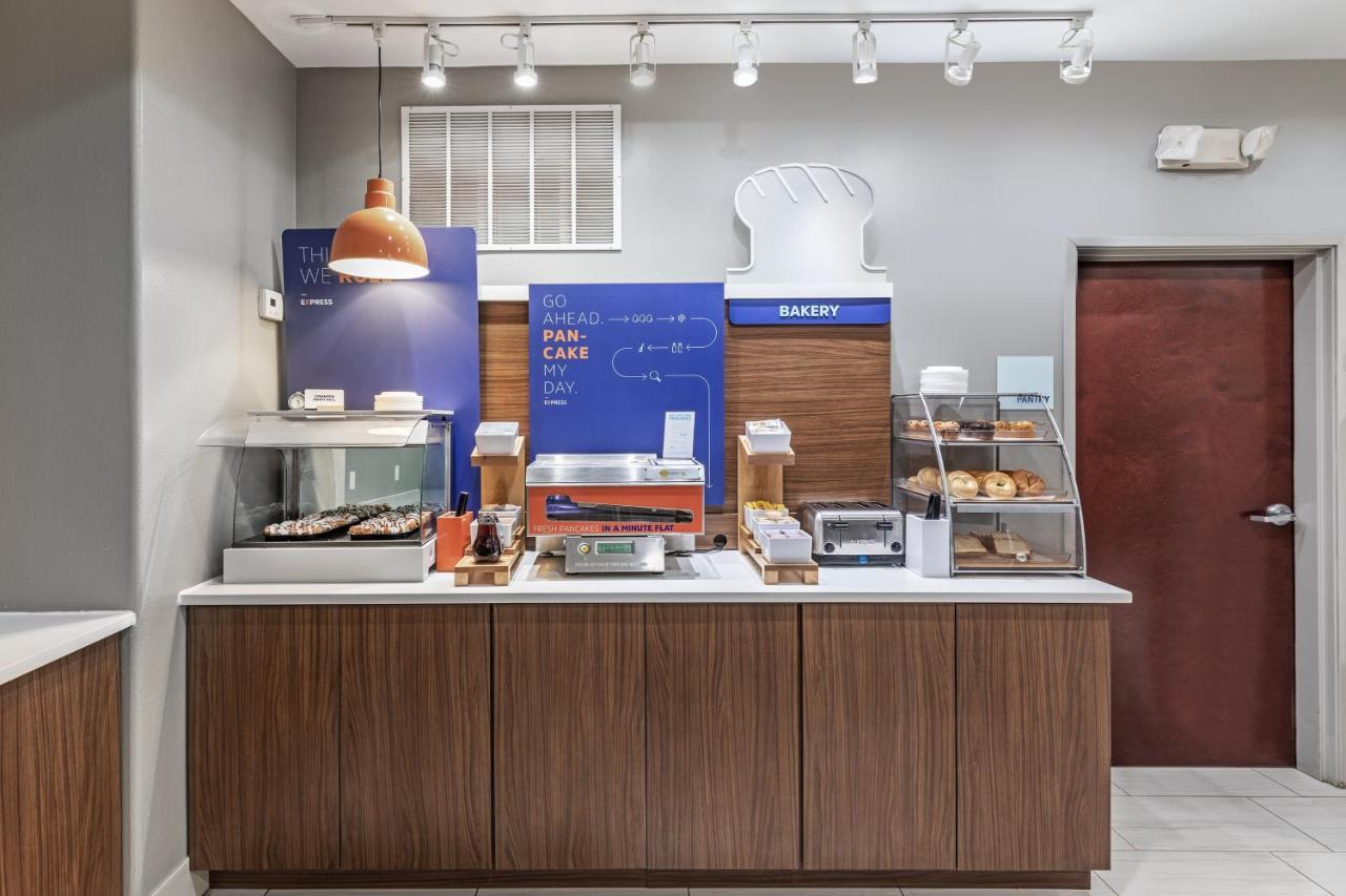 Holiday Inn Express Hotel & Suites Vidor South, An Ihg Hotel Buitenkant foto
